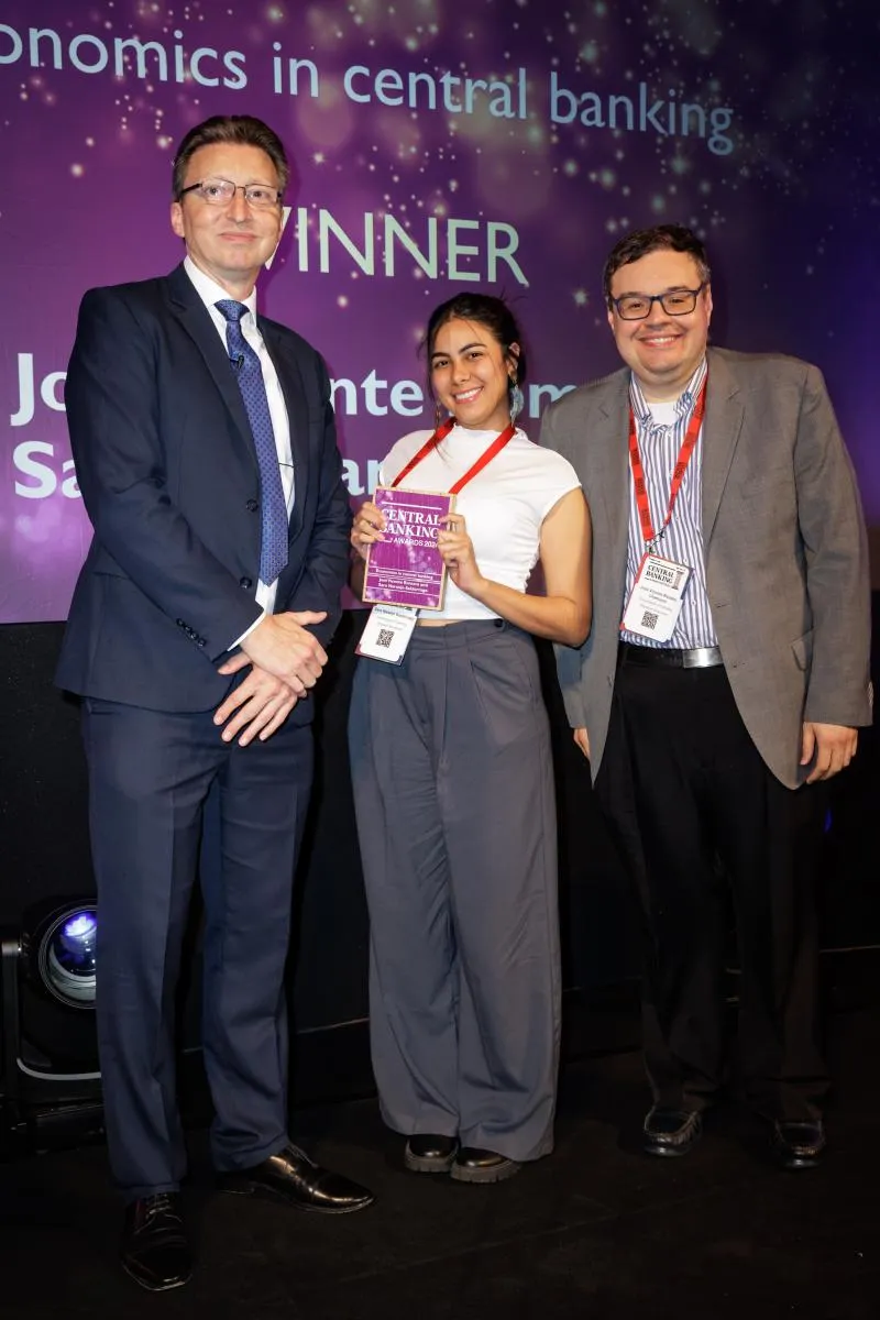 Economics in Central Banking Award - Jose Vicente Romero and Sara Naranjo-Saldarriaga