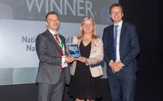 The NBU's Sergiy Nikolaychuk and NBP’s Barbara Jaroszek, with the Currency manager award